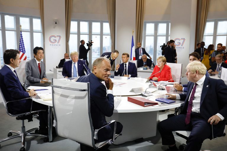 G7-maiden johtajat kokoontuivat Ranskan Biarritziin elokuun lopulla keskustelemaan mm. Iranin tilanteesta, Amazonin metsäpaloista ja kansainvälisestä taloudesta. Ison-Britannian pääministeri Boris Johnson osallistui kokoukseen ensimmäistä kertaa. Kuva: Euroopan unioni
