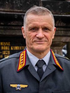 Haastateltavana Puolustusvoimain komentaja, kenraali Timo Kivinen.